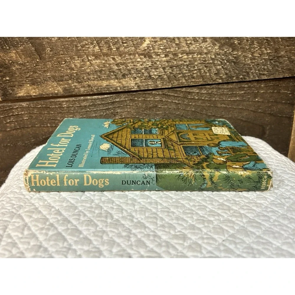 Hotel For Dogs‎ Lois Duncan Hardcover 1971 Weekly Reader Children's Book Club